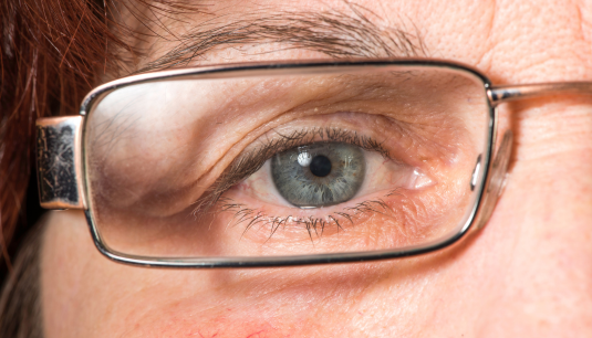 "Revive Your Style and Vision: Reglazing Old Glasses Frames with Precision"